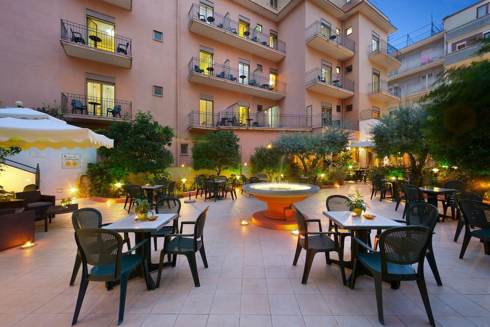 Hotel Ascot Sorrento Exterior photo