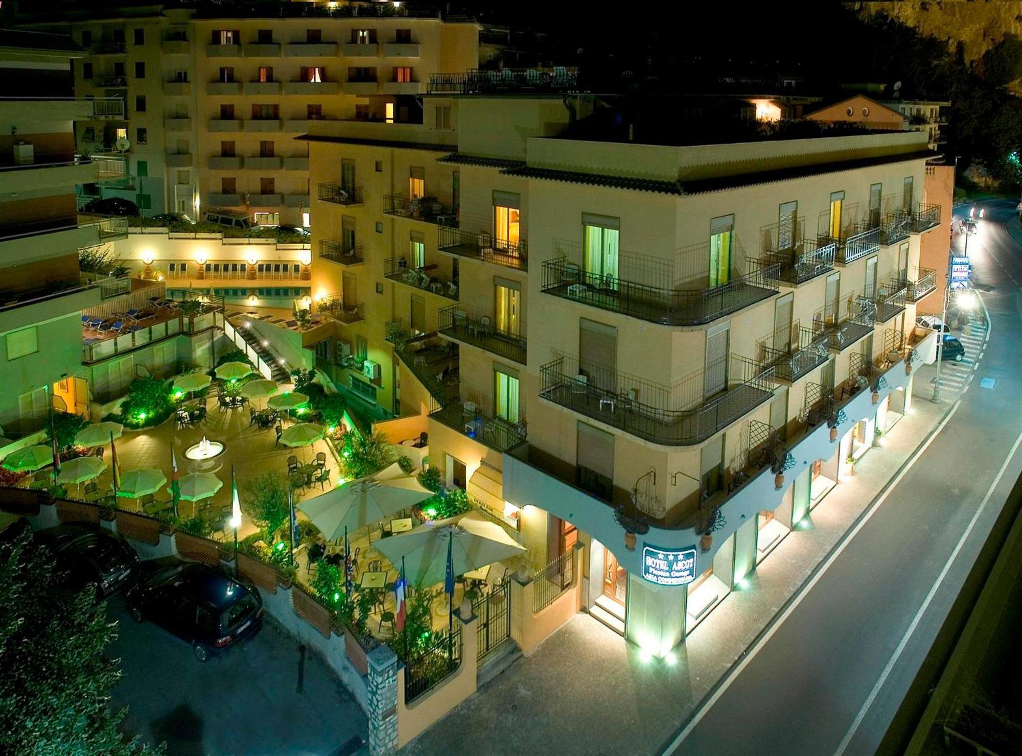 Hotel Ascot Sorrento Exterior photo