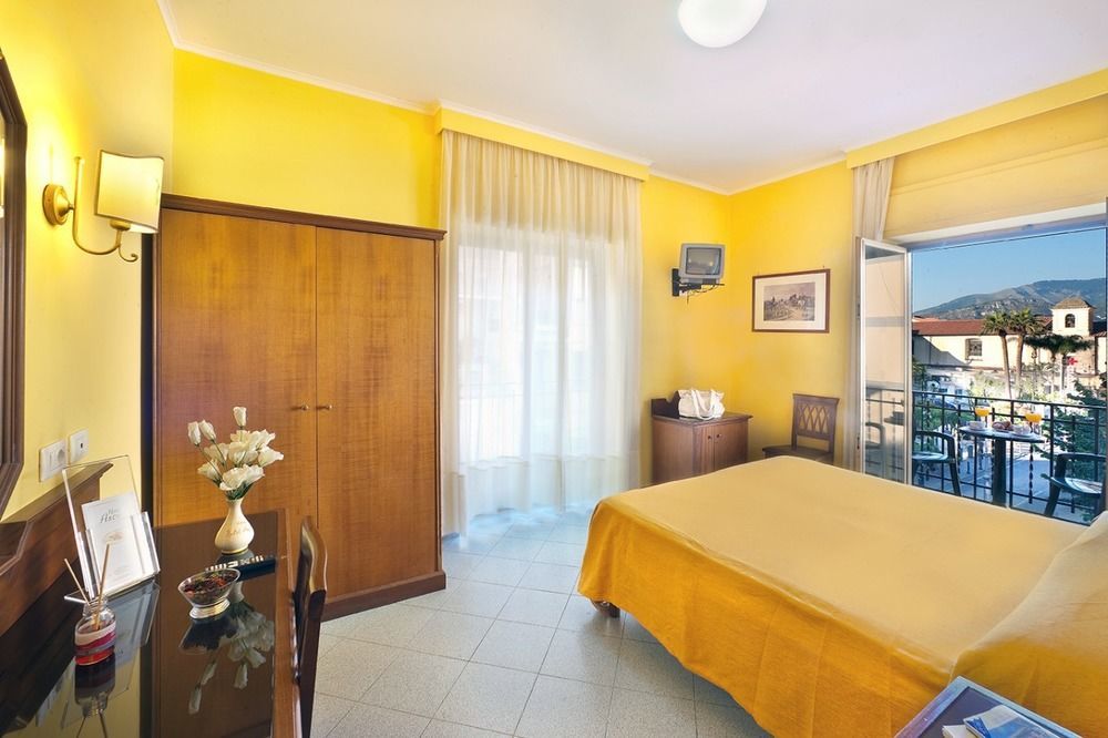 Hotel Ascot Sorrento Exterior photo